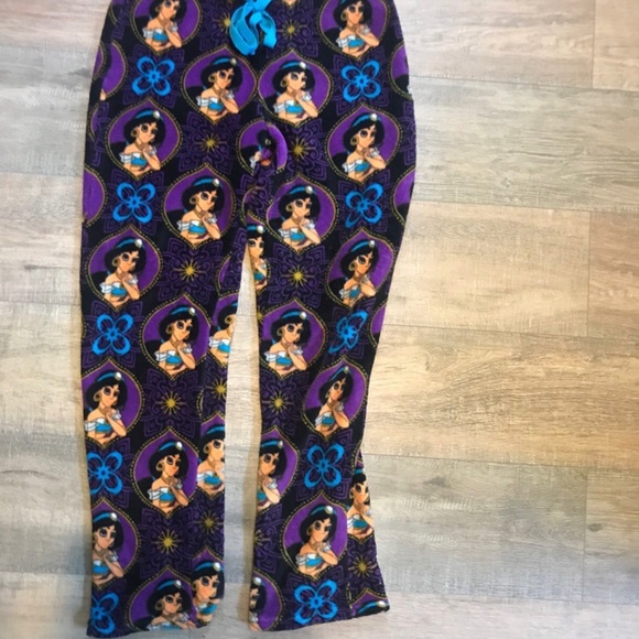 Disney pajama set size medium. Aladdin,thumper,tinkerbell,and joy - Picture 5 of 12